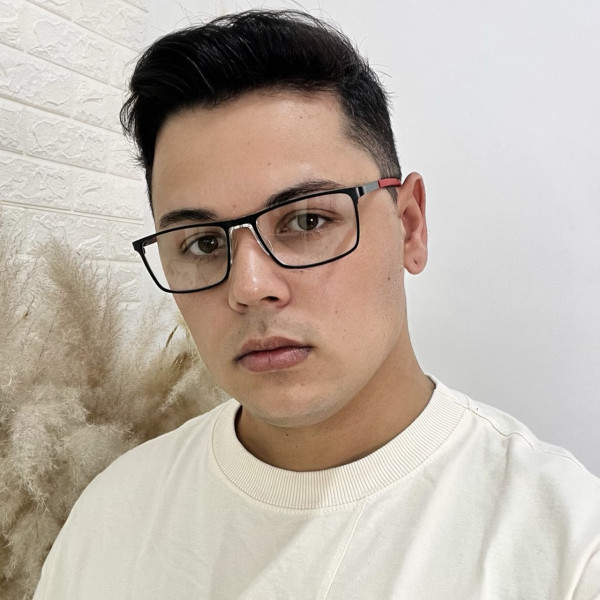 Armação de Óculos AQ240702 Retangular Preto e Vermelho